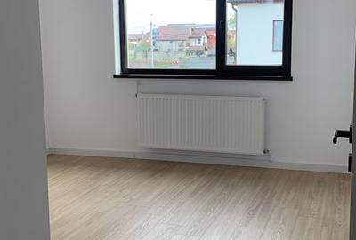 Vila noua, la cheie, langa Cartierul Florilor, sector 5 - 15