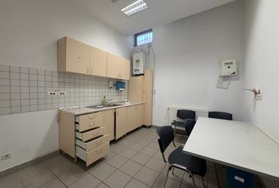 Spațiu comercial, de 300 mp, în Central - 21