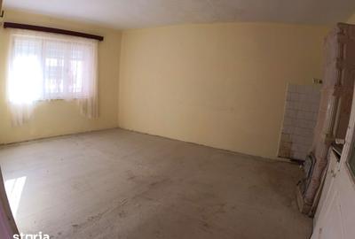 Casă cu 4 camere cu Teren 700 Mp în Central - 3