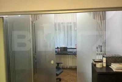Apartament cu 4 camere decomandat, mobilat în Central - 12