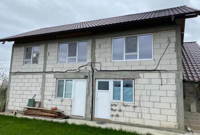 Casă cu 4 camere în Albota - 2