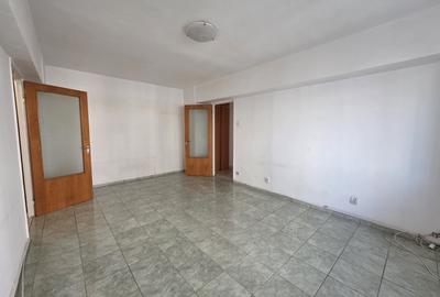 Apartament cu 3 camere semidecomandat în Chișinau