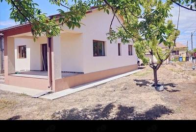 Casă cu Teren 400 Mp în Corbu - 3