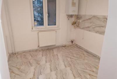 Proprietar Decomandat Etaj 1 Centrala Bloc Izolat - 5