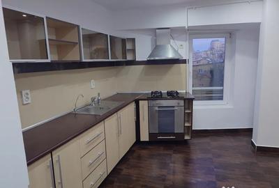 Apartament cu 4 camere decomandat, mobilat în Libertății - 3