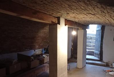 Casă de vânzare în Calnic, Alba – liniște, natură și potențial turistic - 14