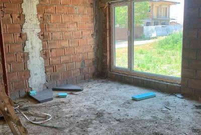 Casă cu 5 camere cu Teren 750 Mp în Aroneanu - 8