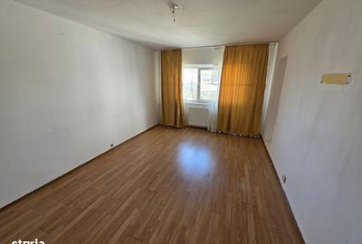Apartament cu 2 camere decomandat în Universitate