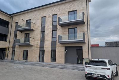 Spațiu comercial, de 30 mp, în Central - 8