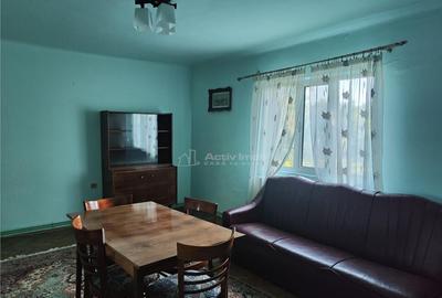 Casa decomandata, situata central in Boldesti Scaeni, in zon - 6