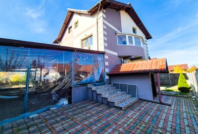 Casă individuală cu 9 camere cu Canalizare în Geamăna - 1