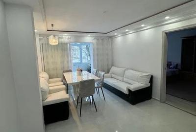 Apartament cu 4 camere decomandat în Nicolina