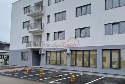 Apartament cu 3 camere decomandat în Metalurgiei