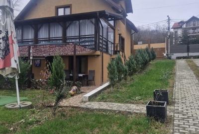 Casă cu 10 camere cu Teren 1400 Mp în Sărata - 2