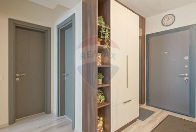 Apartament cu 3 camere decomandat, mobilat în Tractorul - 10