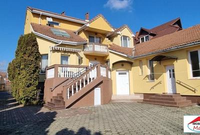 Casă individuală cu 8 camere în Păulești