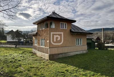 Casă individuală cu 4 camere cu Teren 2610 Mp în Central - 1