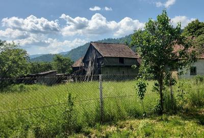 Casă cu 4 camere în Agăș