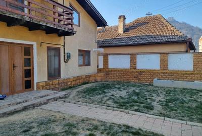 Casă cu 4 camere cu Teren 300 Mp în Central - 7
