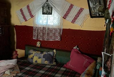 Casă cu 6 camere cu Teren 3588 Mp în Vârtoape - 1