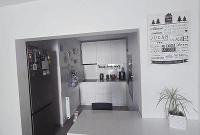 Apartament cu 2 camere decomandat în Central - 1