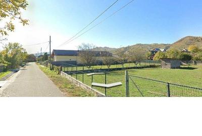 Teren de 911 mp, în Central - 3