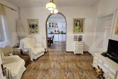 Casă cu 4 camere cu Teren 4435 Mp în Central