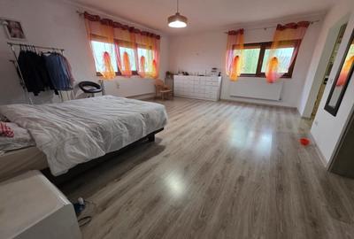 Vila cu 4 .camere 3. bai --249 mp utili - teren 881mp - 10