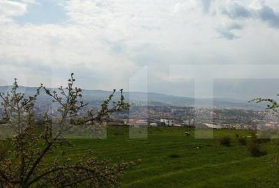 Teren de 8310 mp, în Dâmbul Rotund