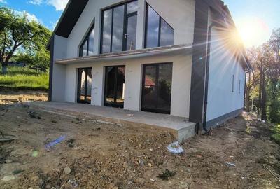 Casă cu 4 camere în Bran - 14