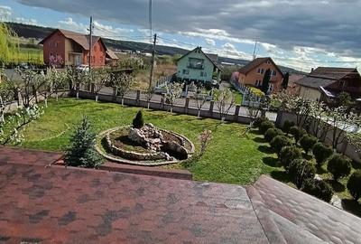 Casă cu 4 camere în Central - 1