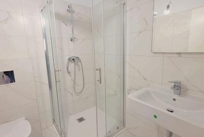 Apartament cu 3 camere decomandat în Tractorul - 3