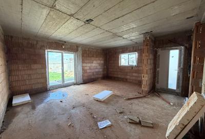 Duplex cu 3 camere cu Canalizare în Moșnița Nouă - 3