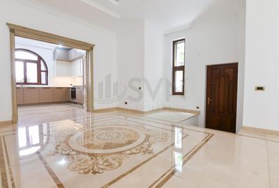 Casă individuală cu 10 camere cu Canalizare în Cotroceni - 2