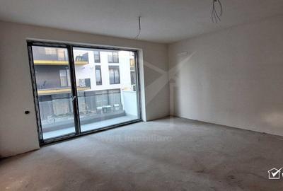 Apartament cu 2 camere, foarte spatios, 3 balcoane zona semicentrala Cluj-Napoca