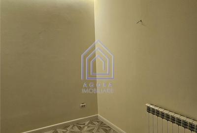 Spațiu comercial, de 250 mp, în Central - 3