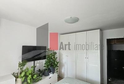 Apartament cu 3 camere de vanzare in zona Chibrit/1 Mai/Calea Grivitei