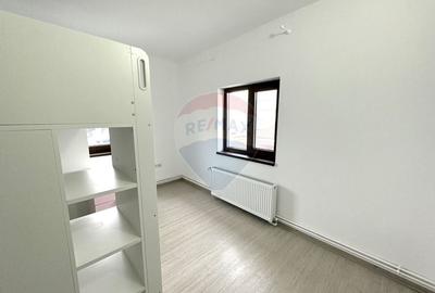 Casă / Vilă cu 5 camere de închiriat în zona Palazu Mare - 11