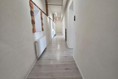 Spațiu comercial, de 128 mp, în Central - 2