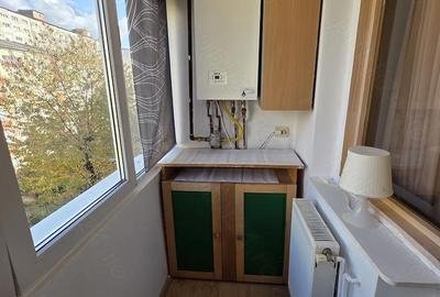 Apartament cu 3 camere semidecomandat în Micro III - 2
