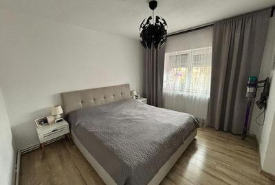 Apartament cu 5 camere decomandat în Central - 1