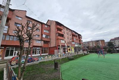 Spațiu comercial, de 407 mp, în Central - 4