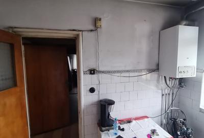 Apartament de 4 camere, etaj 2, zona Spital Maratei Piatra Neamt - 2