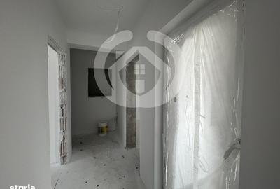 Casă cu 4 camere cu Canalizare în Central - 2