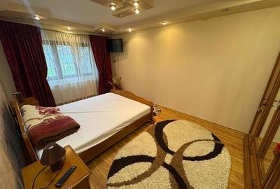 Apartament 4 camere, parter inalt, parcare proprie, zona Piata - Scoala 2 - 2