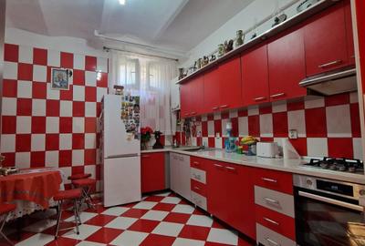 Apartament cu 4 camere - in vila -  decomandat -  Calea Călărașilor - Pta Stefan - 20