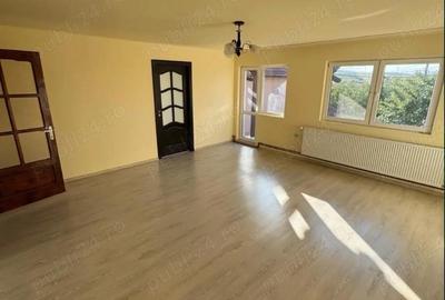 Casă cu Teren 400 Mp în Central - 2