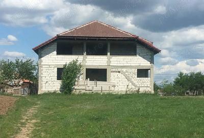 Casă în Fântânele - 4