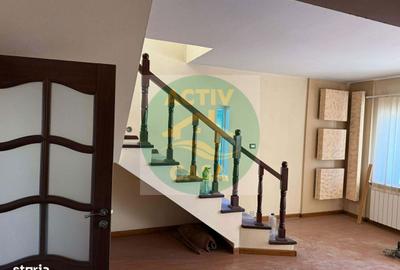 Casă cu 5 camere cu Teren 900 Mp în Săbăoani - 1