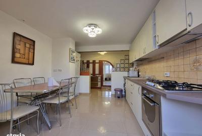 Apartament cu 4 camere decomandat în Vatra Luminoasă
